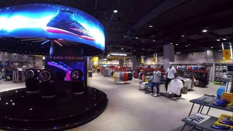 Flexible LED Screen at Dubai sport store