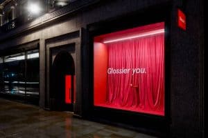 Glossier Curved LED screen