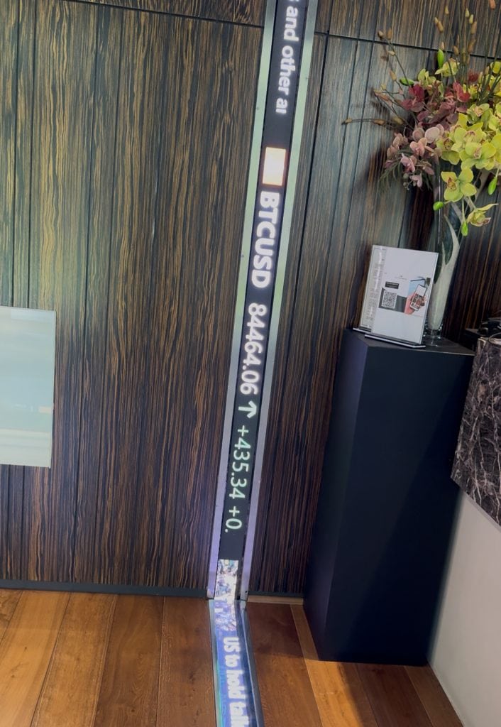 real-time scrolling display